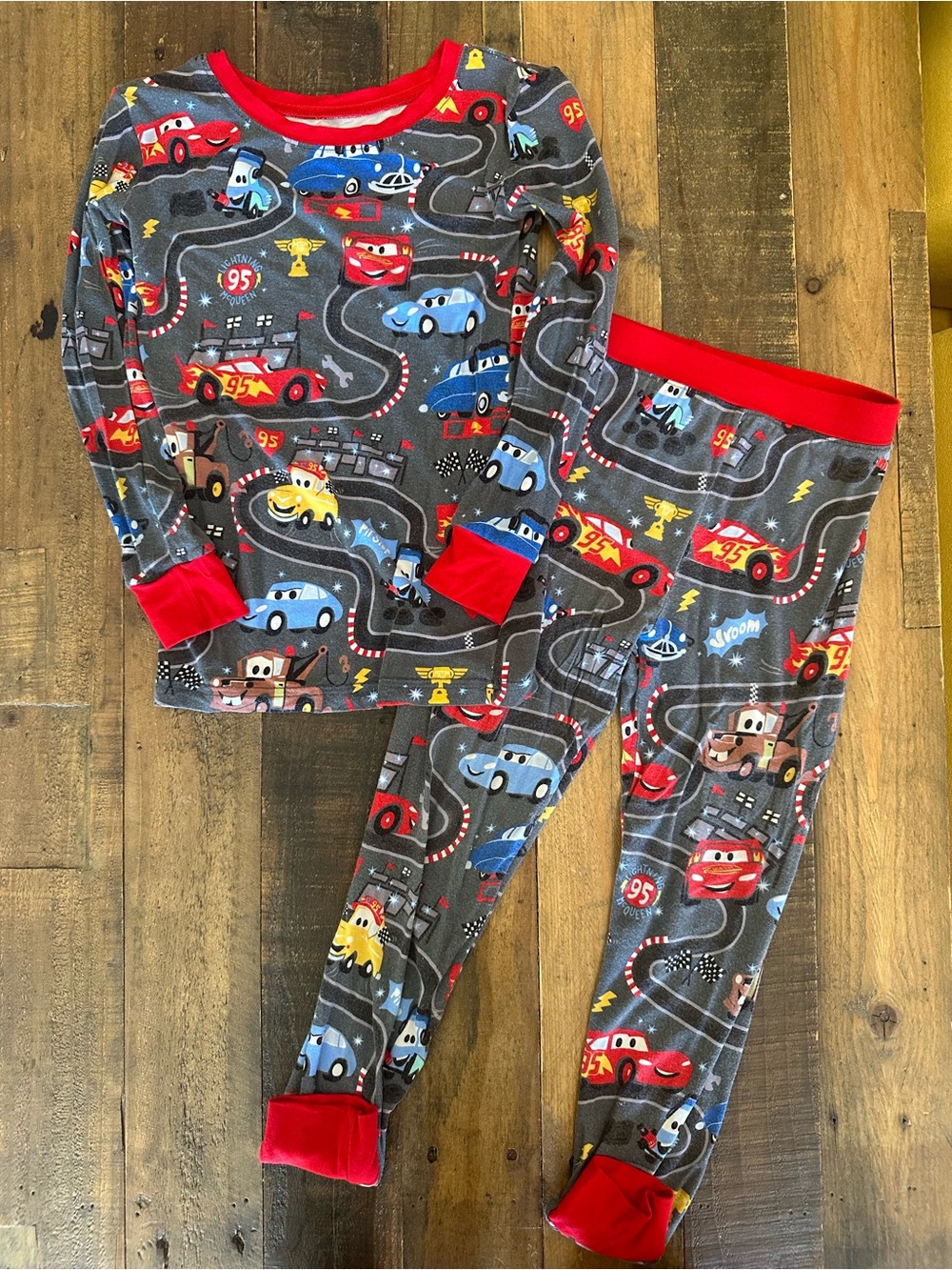 Little Sleepies two piece long sleeve pajamas size 4T
